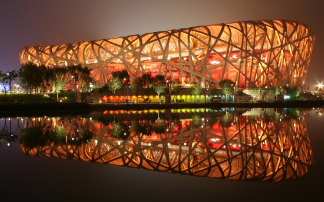 鸟巢能容纳多少人