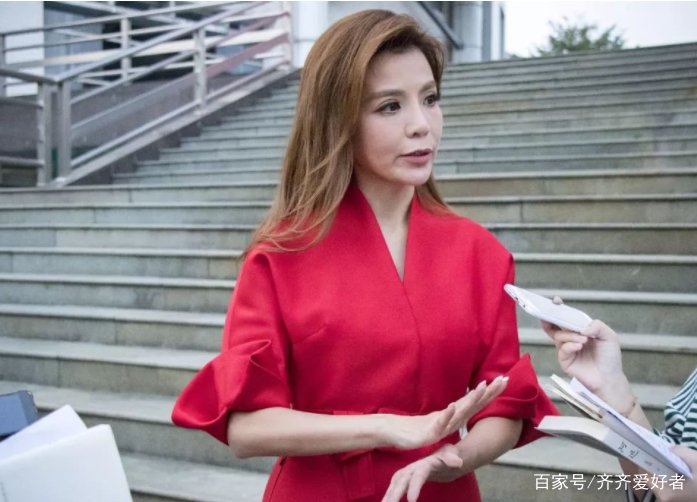 知名主持人朱迅曝出一个月薪资，数字让人惊掉下巴，数字究竟是多少？