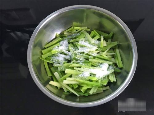 青萝卜怎么腌制又脆又好吃