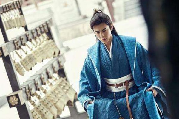 《庆余年》牛栏街程巨树刺杀范闲，到底谁才是幕后主使？