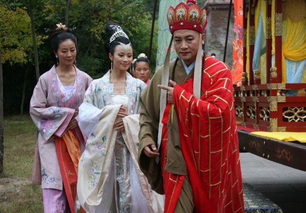 女儿国在哪个省