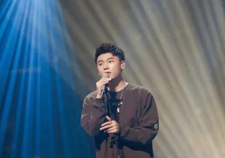 跌跌撞撞奔向你什么歌原唱