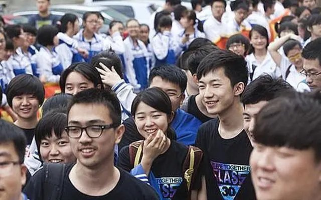 高考700分是学渣吗