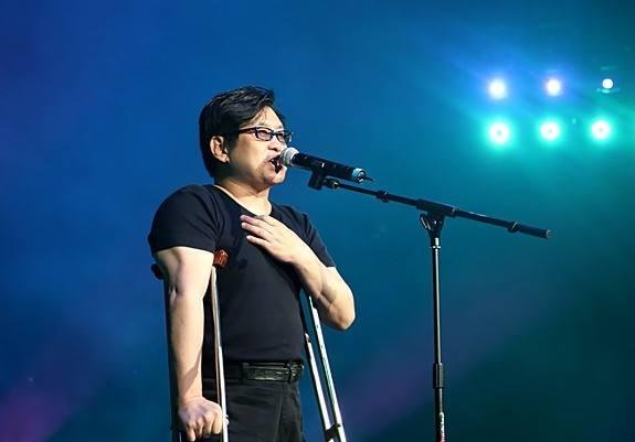 郑智化的腿是怎么瘸的？