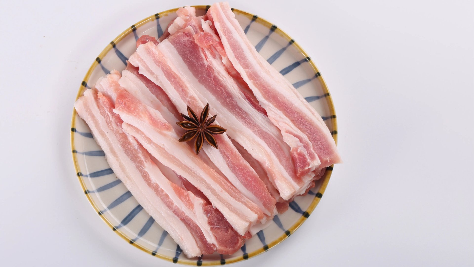 生猪及猪肉价格同比环比双涨，短期内是否还有上涨的趋势？