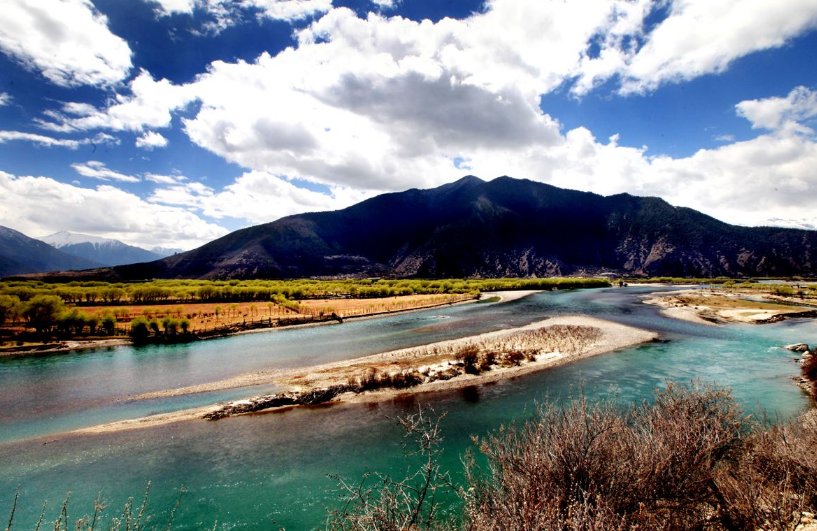 《一条大河》的作曲，作词者是谁？