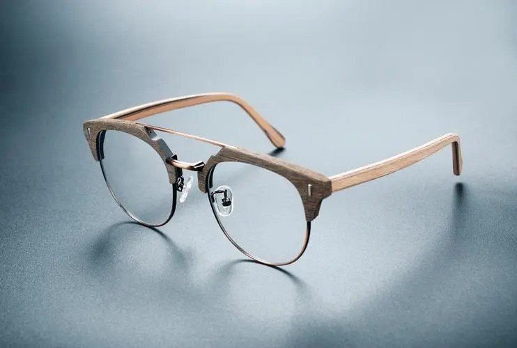 近视眼镜片哪种比较好???