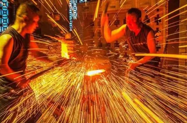 百炼钢化为绕指柔什么意思