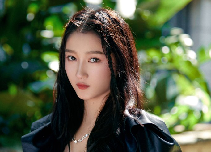 鹿晗的女朋友是谁