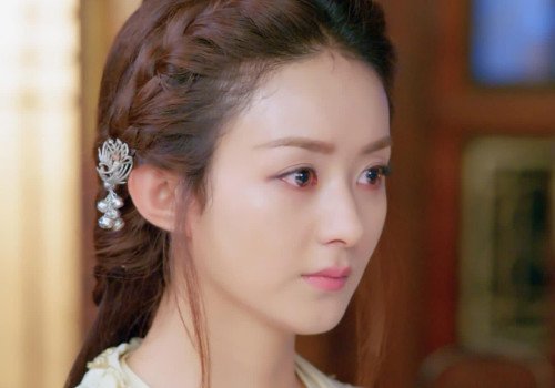 以为赵丽颖是真名，结果有人连姓氏都改了，怎么回事呢？