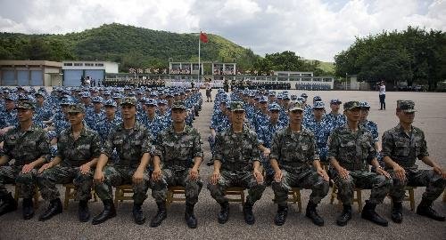 解放军一个营是多少人？