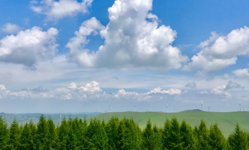 我听见蚯蚓在耕耘仿写句子一年级