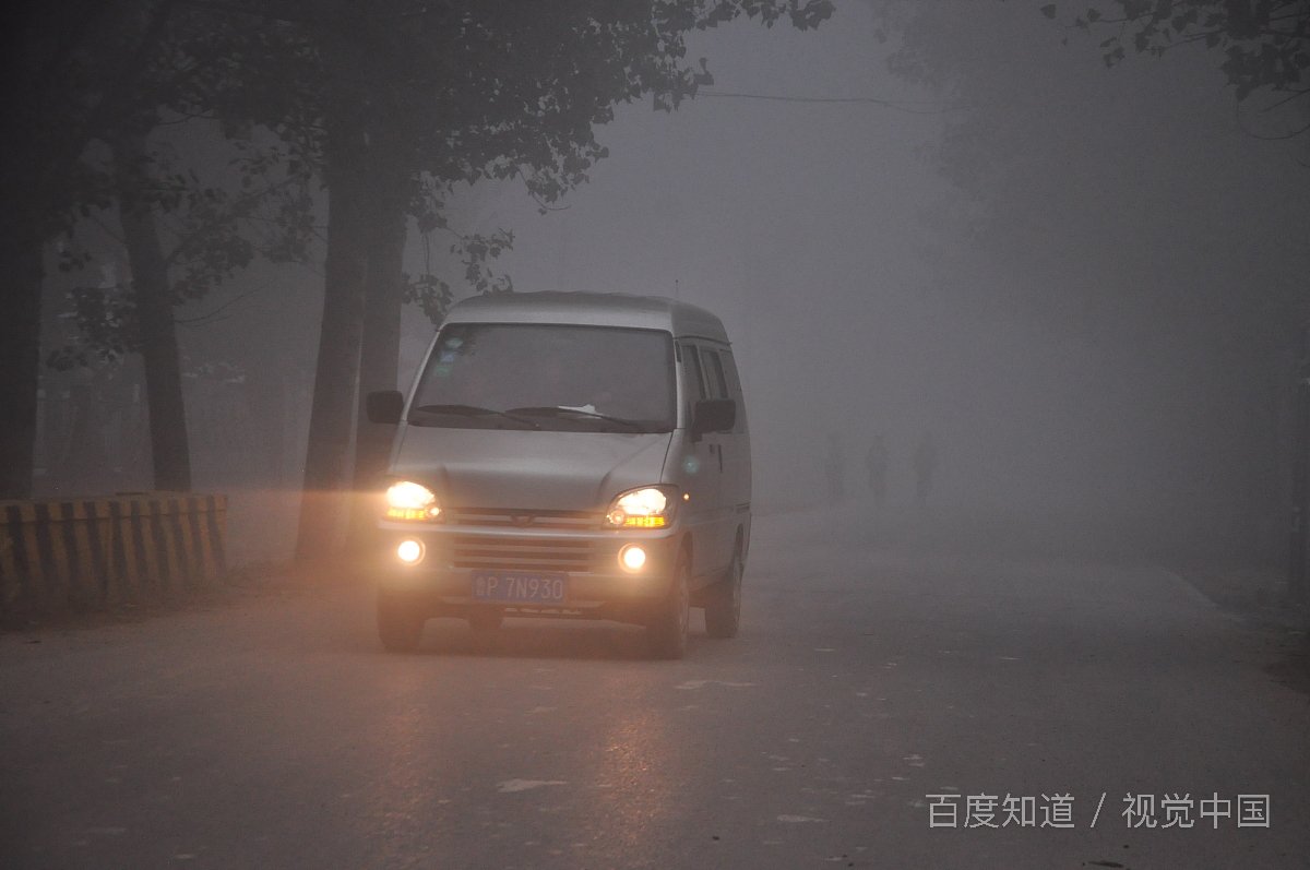 开灯的英语怎么说？