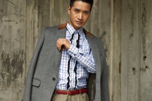 “忘不了自昙花一现你已去翩翩，斩不断当年和早月扬弦”是什么歌？