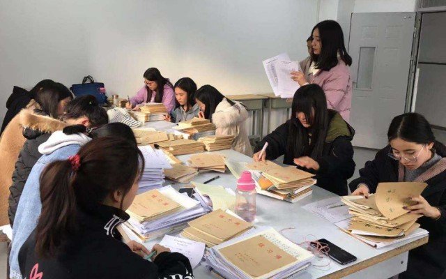 为什么老师叫臭老九