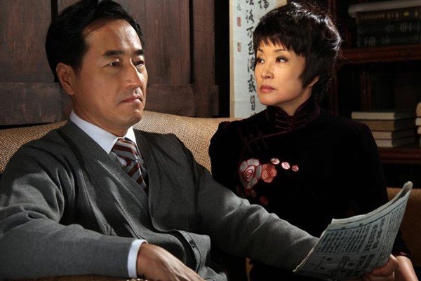 中国近现代最有名的三位画家是谁？他们都有几位夫人？谁最漂亮？