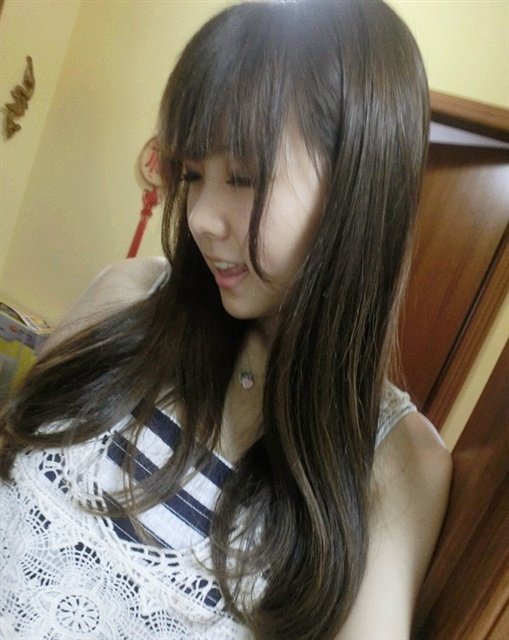 请问陆佳璐结婚了没？她微博上面的她儿子照片是咋回事儿？亲生的？求解。