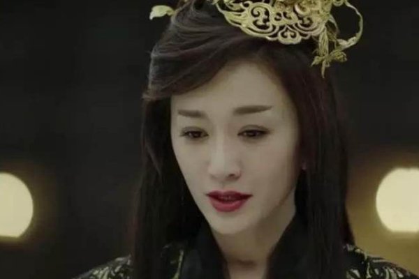 《庆余年》牛栏街程巨树刺杀范闲，到底谁才是幕后主使？