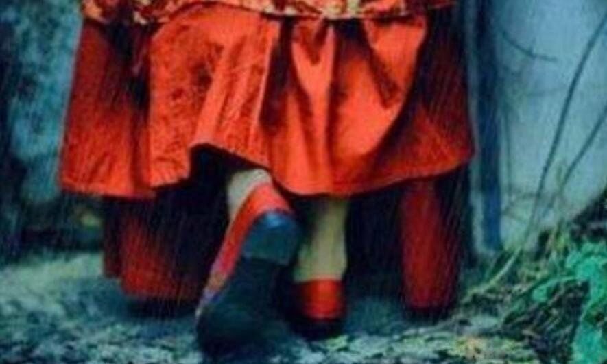 嫁衣原版歌曲播放 背后讲了个什么真实故事