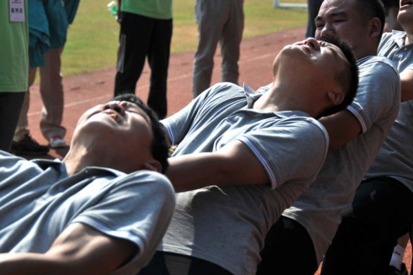 使劲拼音怎么写