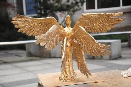 在天堂的人都会长出翅膀吗？