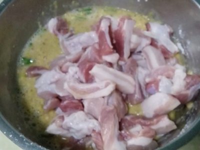 炸酥肉的家常做法怎么配料？