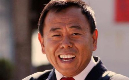 63岁潘长江登上热搜，被传凌晨去世，这是真的吗？