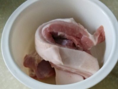 炸酥肉的家常做法怎么配料？