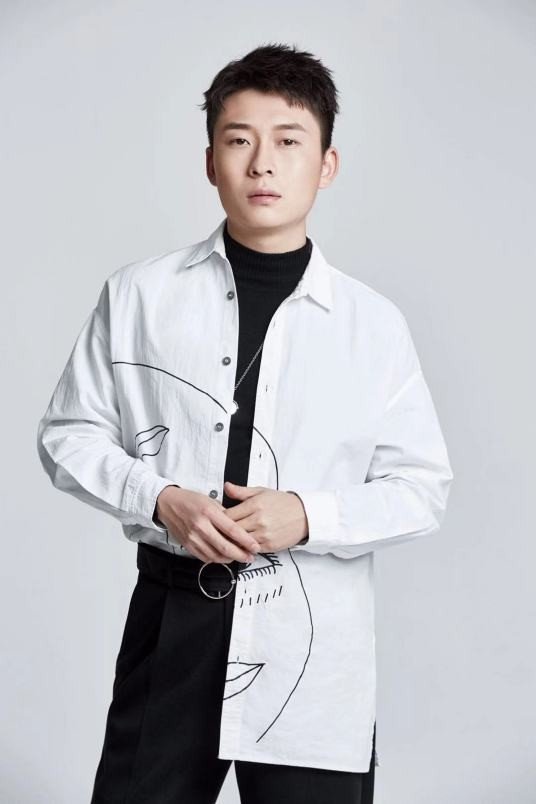 此时已莺飞草长，爱的路上出自哪里？