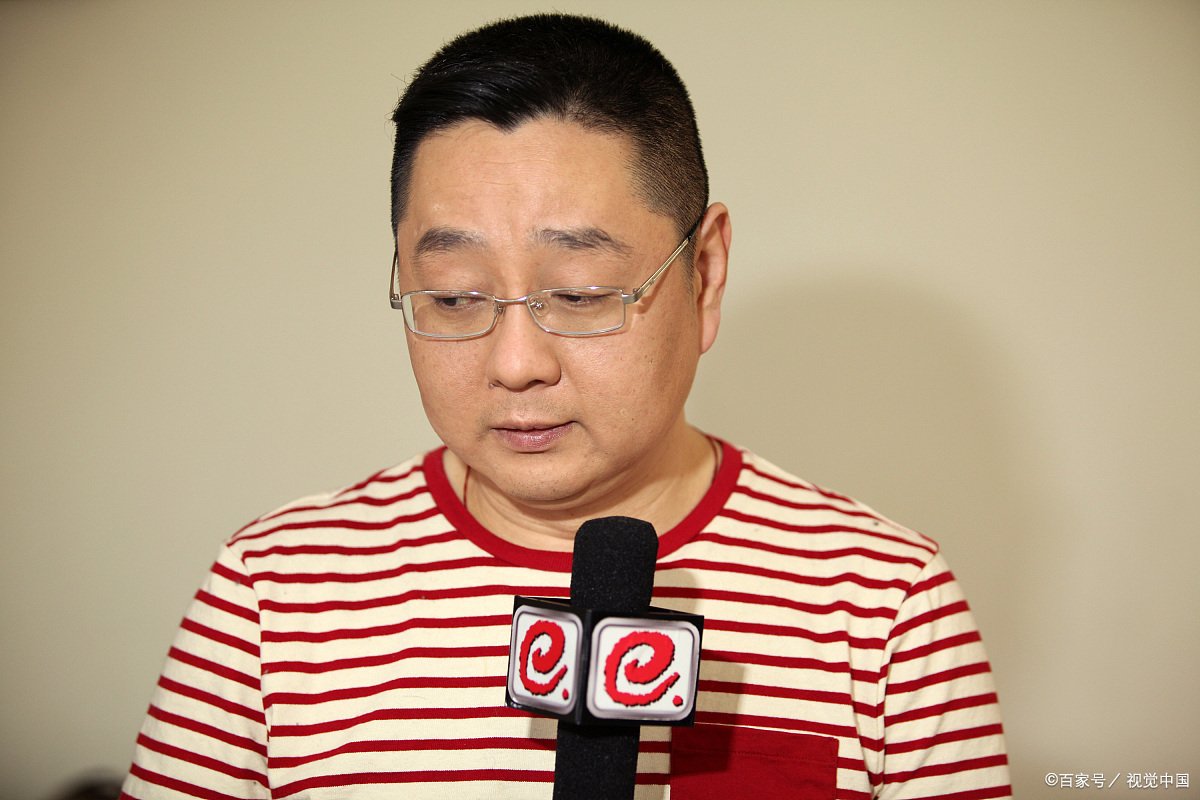 张绍刚之前是央视主持人吗？他为什么离开央视？