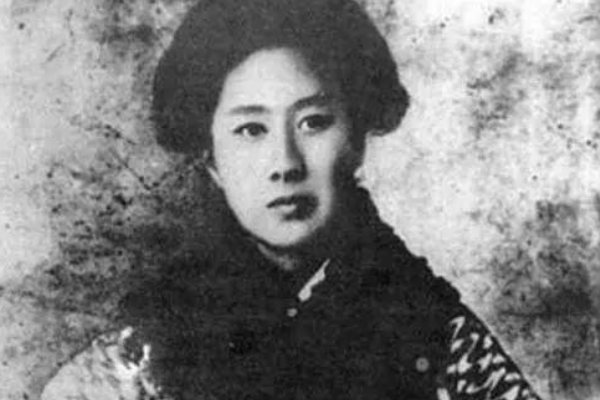 俗子胸襟谁识我下一句是什么？