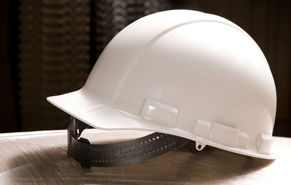 工地上的白帽子是什么地位？
