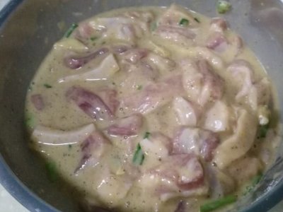 炸酥肉的家常做法怎么配料？