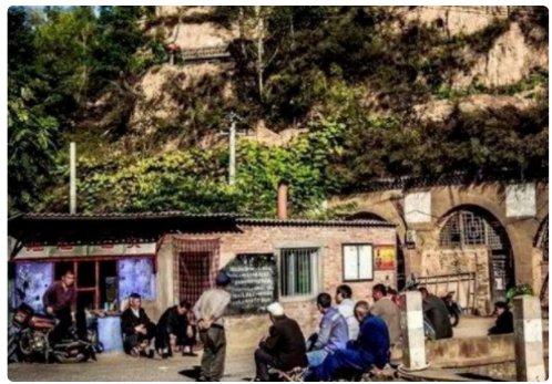 陕北的婆姨绥德的汉，下一句是什么？