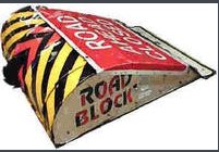 小时候看过一个那种机器人大战的节目，美国的，那些美国人造出机器人然后去那个节目跟人家的机器人比赛，