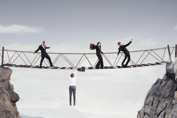 摇摇欲坠什么意思