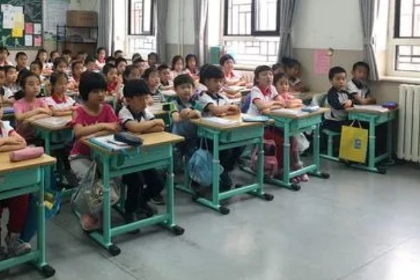 第329期:什么样的轮子只转不走?---答案:风车 的轮子