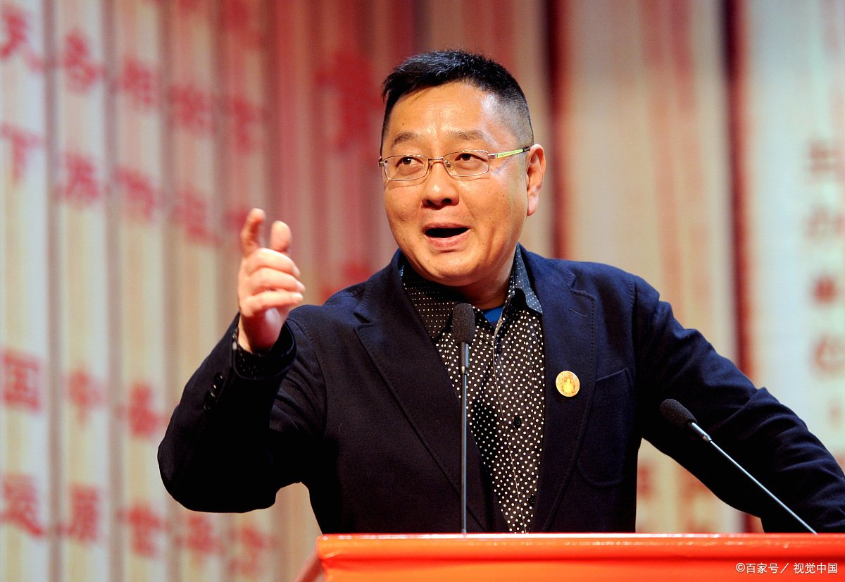 张绍刚之前是央视主持人吗？他为什么离开央视？