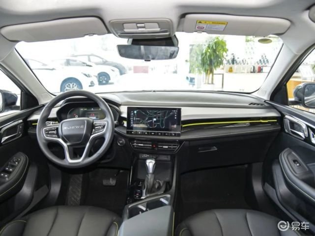 空间配置全部有，10万内国产家轿，家用选它们不会出错！