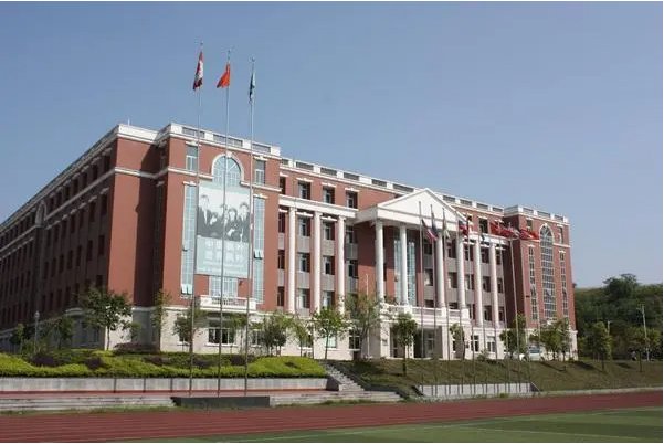 重庆八中什么水平