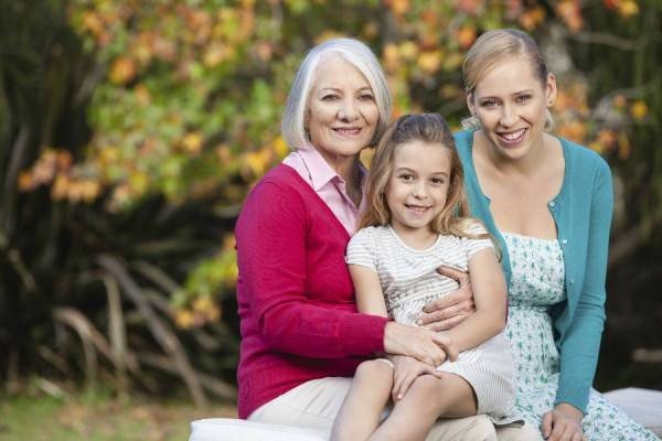 老人咽气谁在身边谁有福吗?