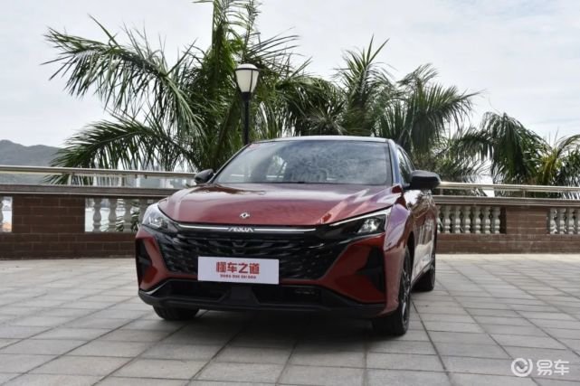 空间配置全部有，10万内国产家轿，家用选它们不会出错！