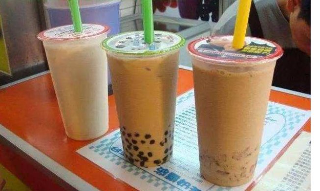 秋天第一杯奶茶什么梗2020年9月。