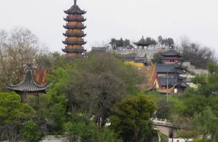 水漫金山的故事发生在哪个地方?