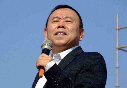 63岁潘长江登上热搜，被传凌晨去世，这是真的吗？