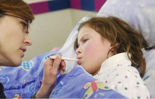 是不是发高烧也是一次身体排毒啊？