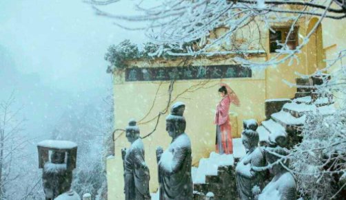 青灯古佛是什么意思？