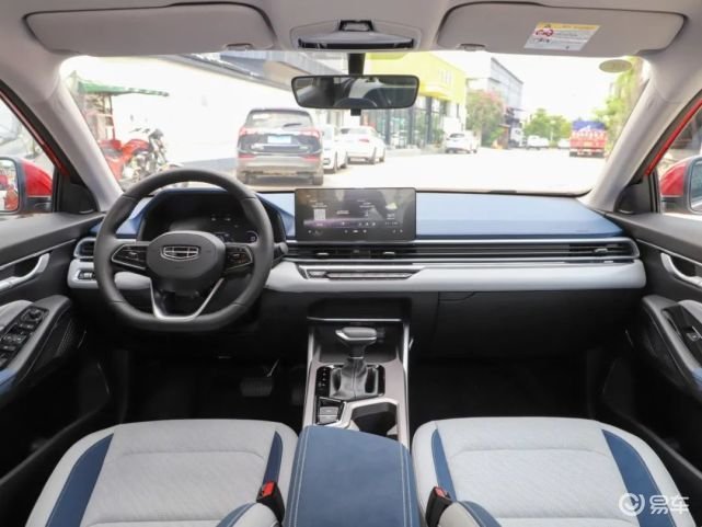 空间配置全部有，10万内国产家轿，家用选它们不会出错！