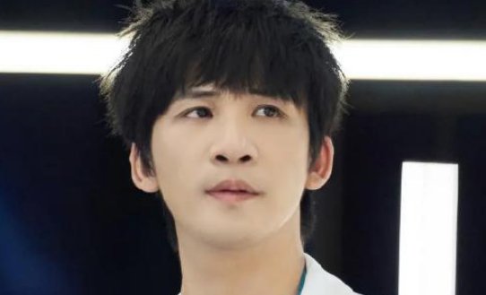 大张伟靠段子和综艺节目再度爆火，经纪人刘迎是如何将其“收入囊中”的？