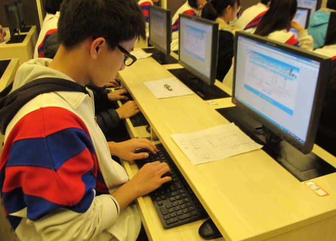 如果我2018高考失利了，想要参加2019年的高考，我又不想复读，我可以自己报名参加高考吗？